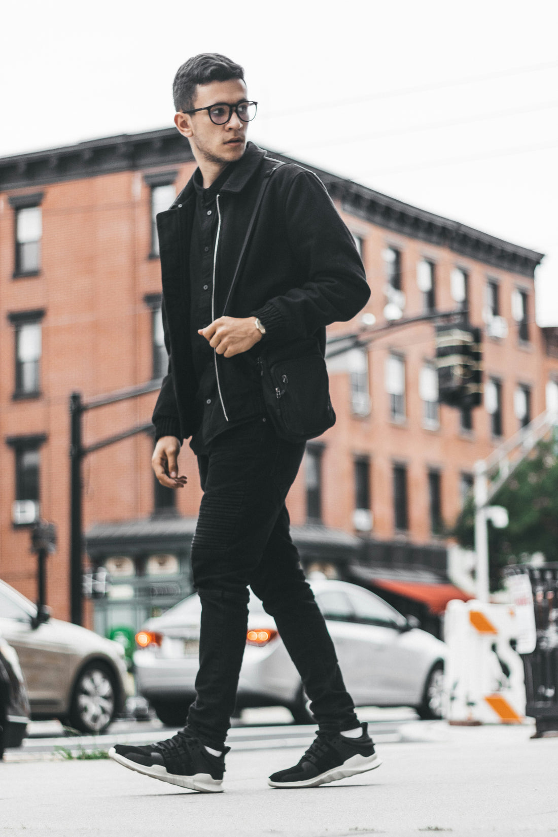 Guía de Estilo: Cómo Mantener un Look Formal-Casual para Hombres