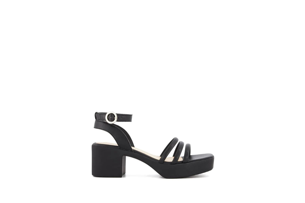 zapatilla color negro para mujer