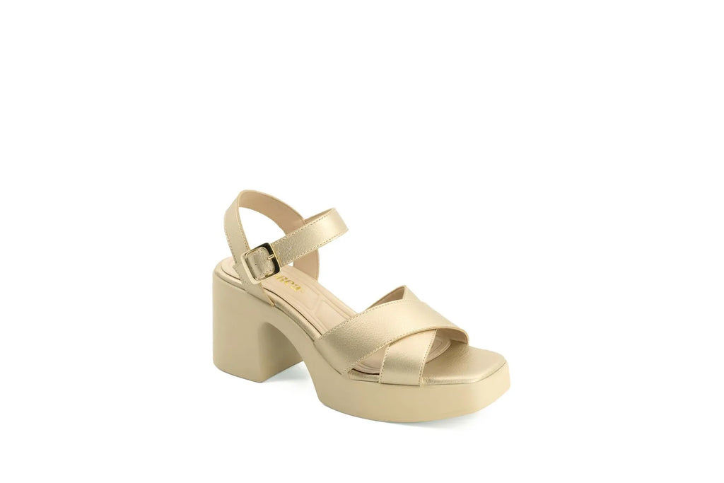 zapatilla color dorado para mujer